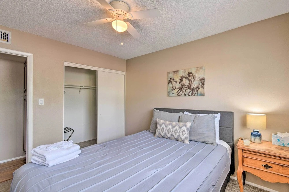 Hot Tub, Heated Pool & More! Relaxing Phoenix Home
