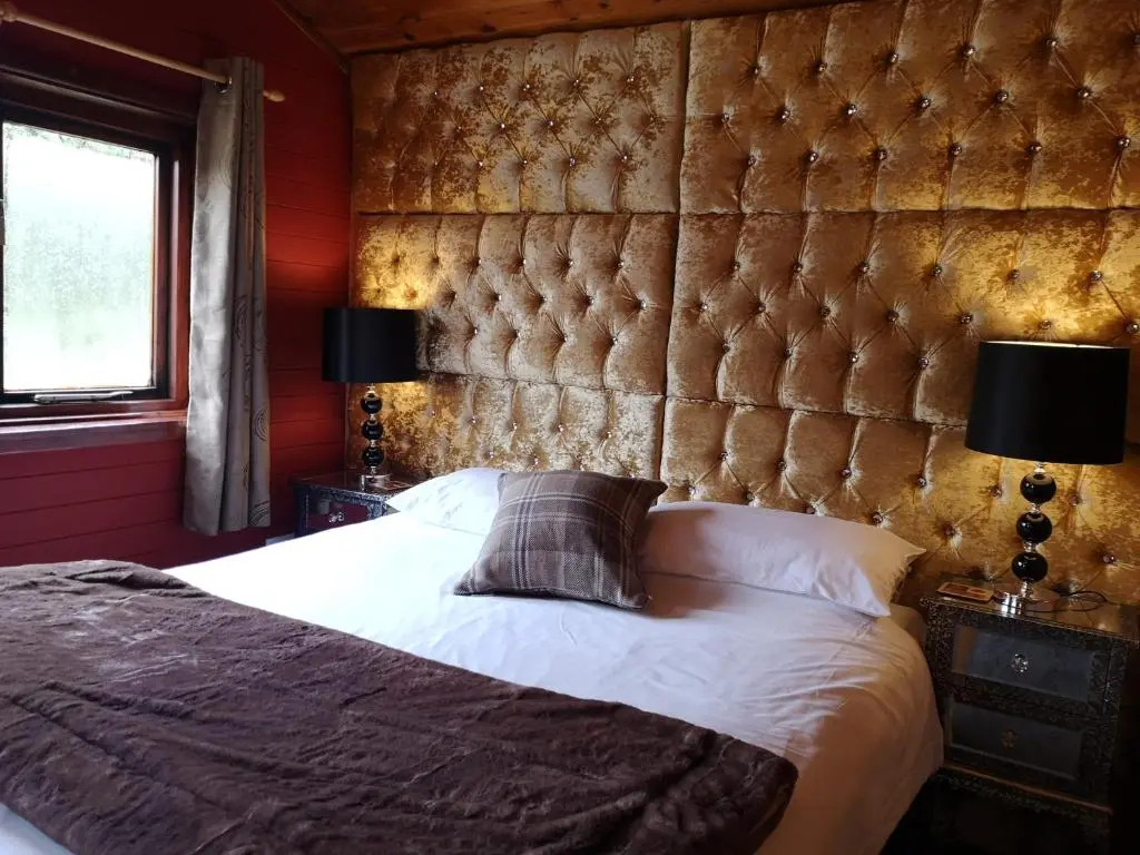 Otter 3 Lodge -Jungle Inspired -Dog Friendly -Private Hot Tub -Warminster-Bath-Salisbury