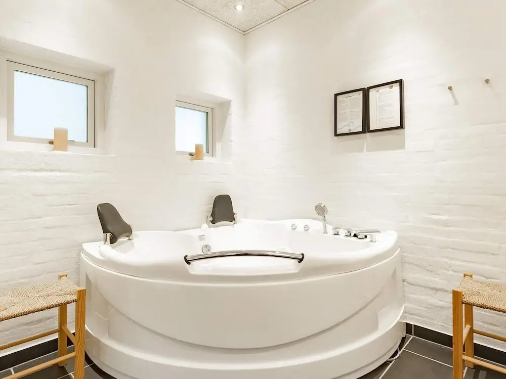 5 Star Holiday Home in Hals