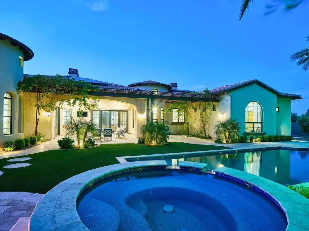 Luxe Poolside Paradise-pool & Spa-vanity Station