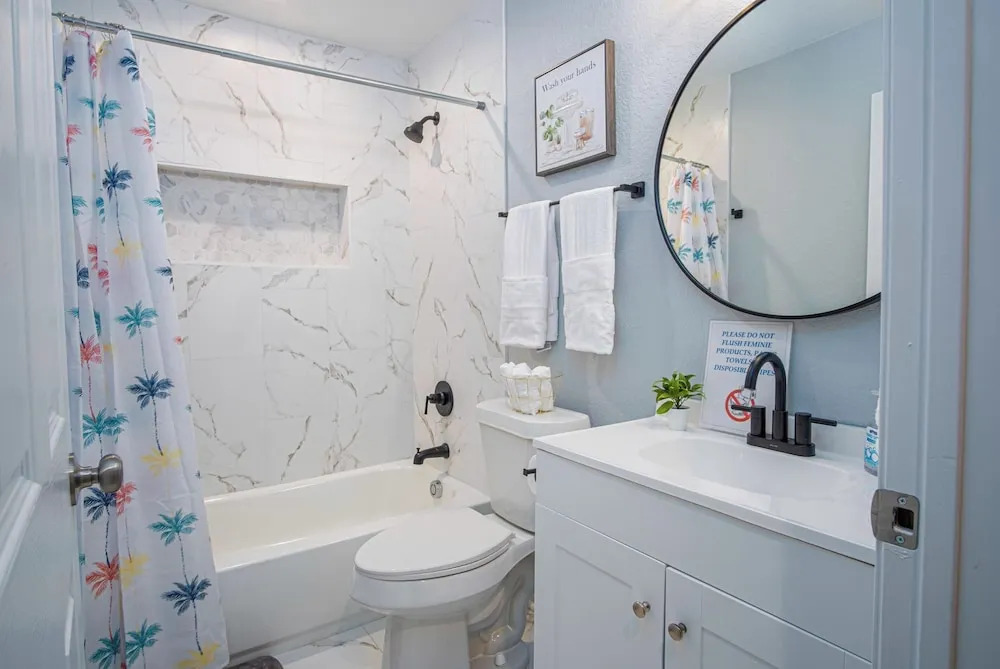 Spacious Delightful 4 BR/ 3 BA Close to Downtown