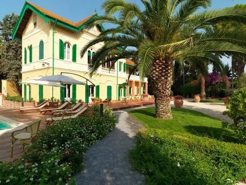 Villa Rosella Resort