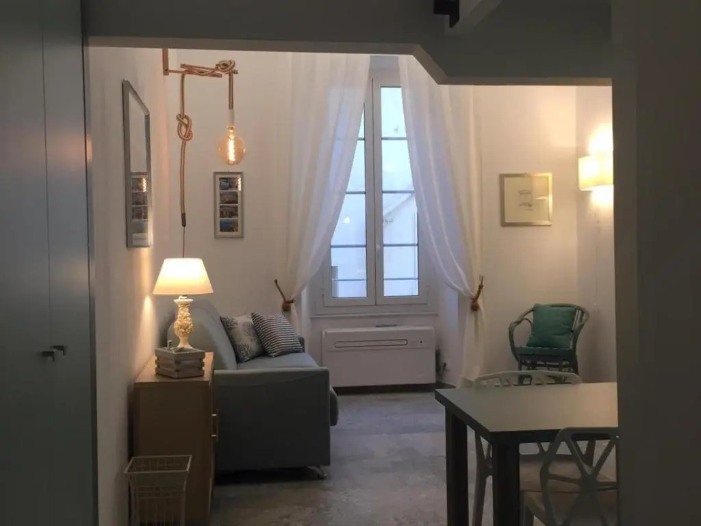 Studio Menton, 1 pièce, 2 personnes - FR-1-196-300