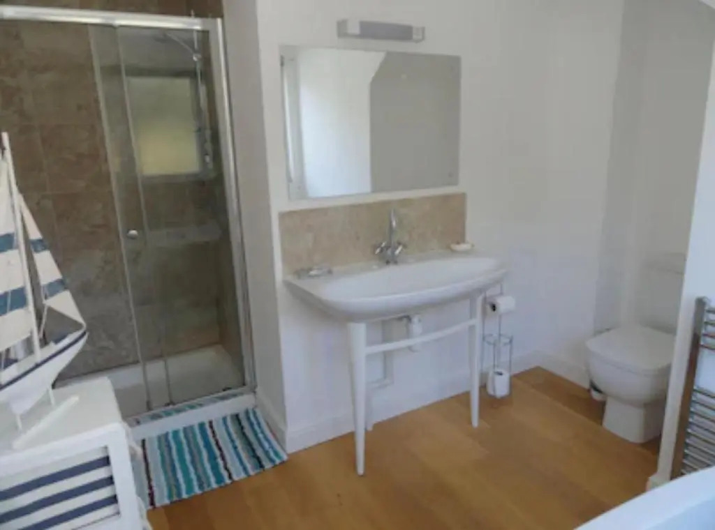 4 bed spacious modern townhouse with spectacular views over the river tamar