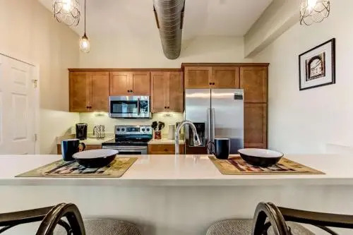 JBH 115 W 2nd Apt #1