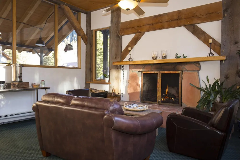 Columbine Inn at Taos Ski Valley