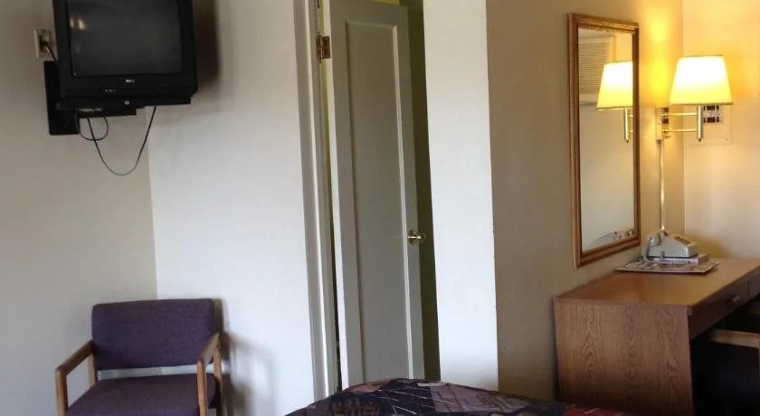 Travelers Inn