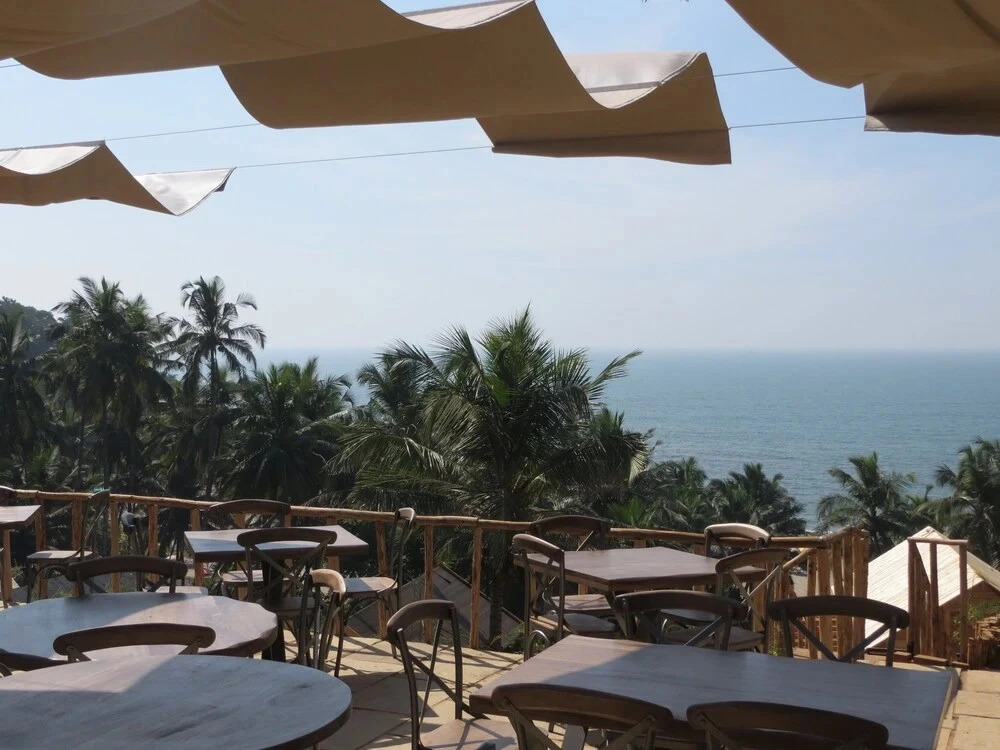 Larive Beach Resort