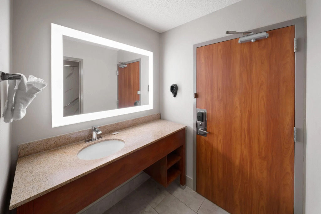 Days Inn by Wyndham Tulsa Central