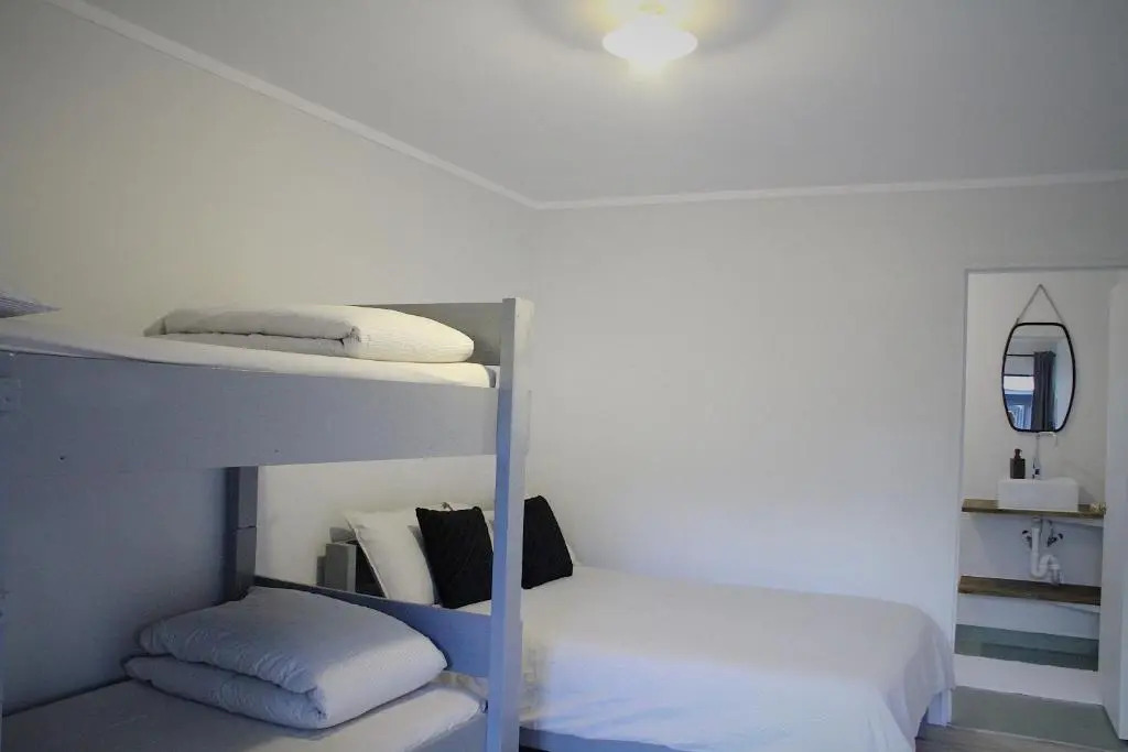 Hugo & Carters Backpackers & Motel