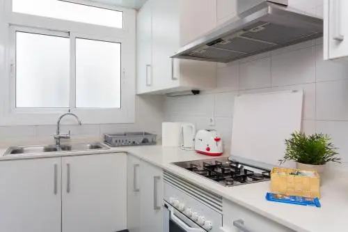 Spacious Apartment Fira Bcn & Camp Nou