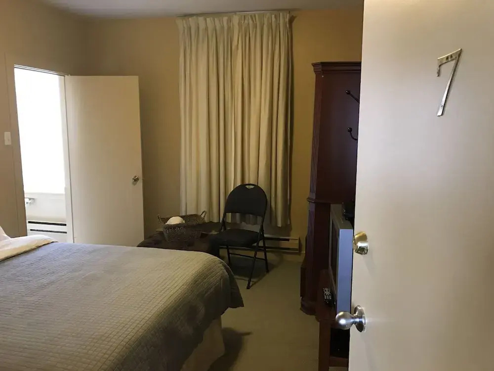 Bond Guest House