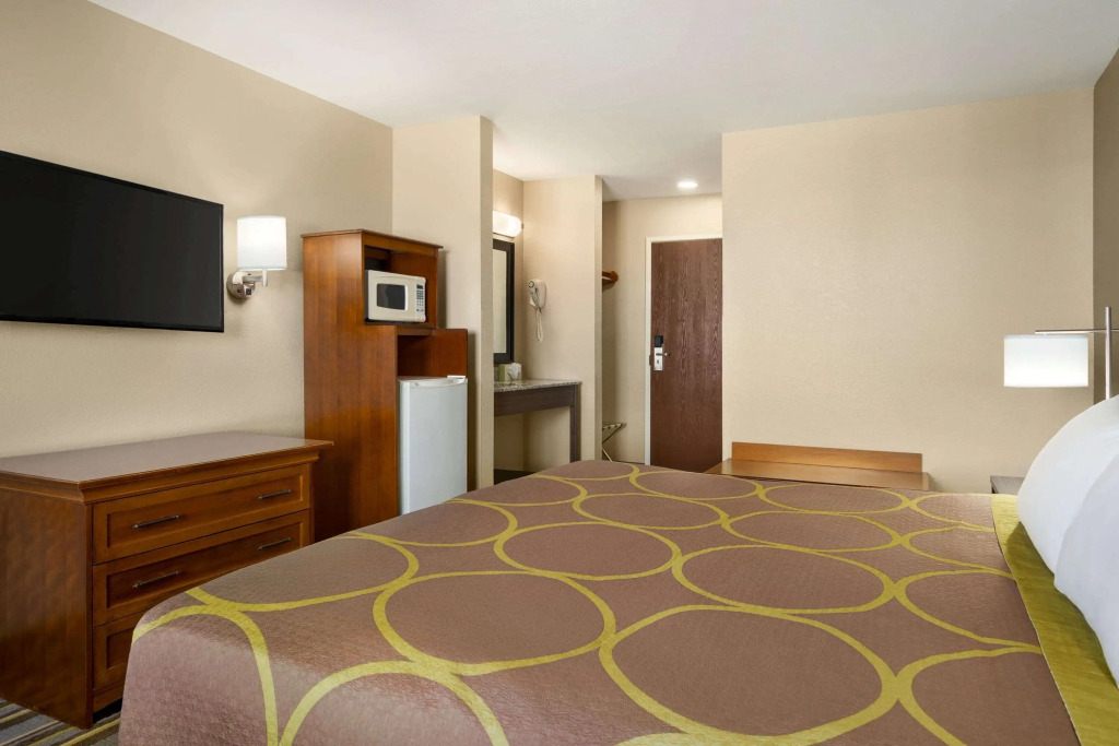Super 8 by Wyndham Liberal KS