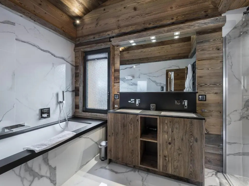 Chalet de luxe avec jacuzzi, salle cinéma et piscine au centre de Megève - FR-1-569-10