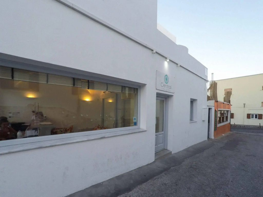 Central Fira Suites