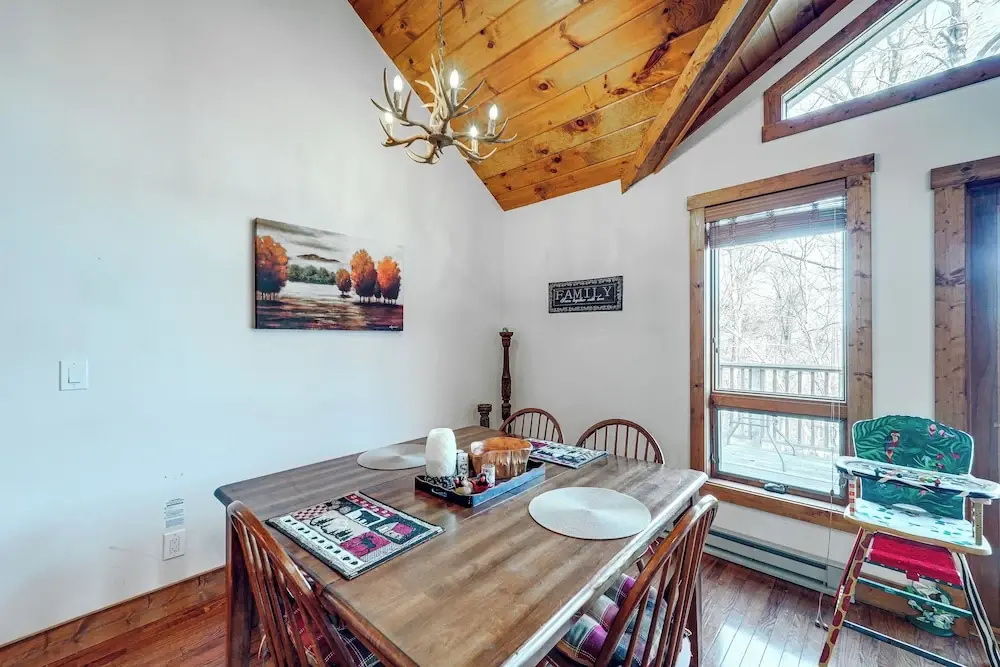 1 Mi to Beech Mtn Skiing: Family Cabin w/ Fire Pit