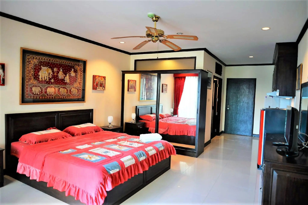 Jomtien Plaza Residence With sea View, SPA Shower Bath tub