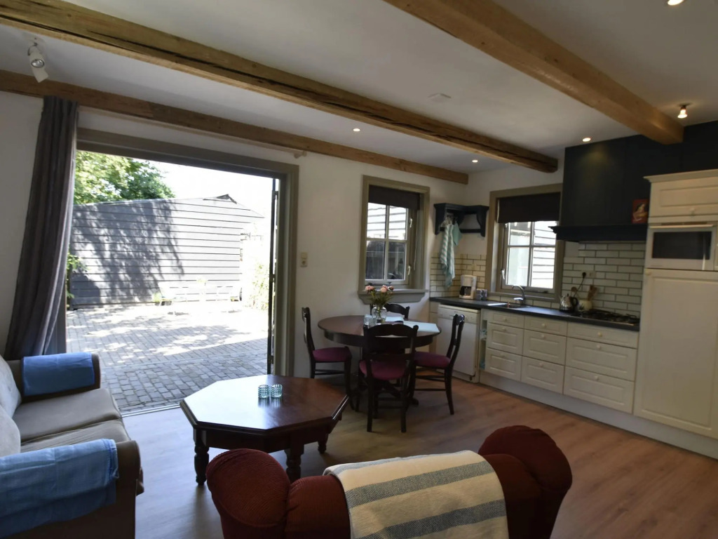 Pet-friendly Apartment in Sint Maartensbrug