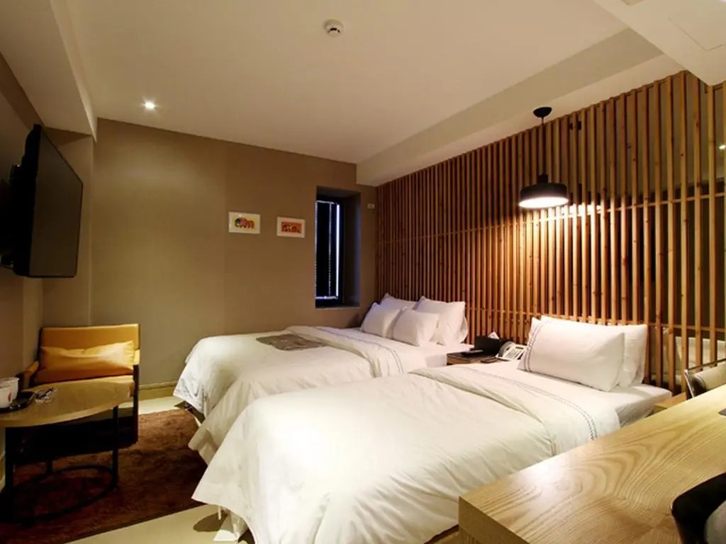 Donggyeong Hotel