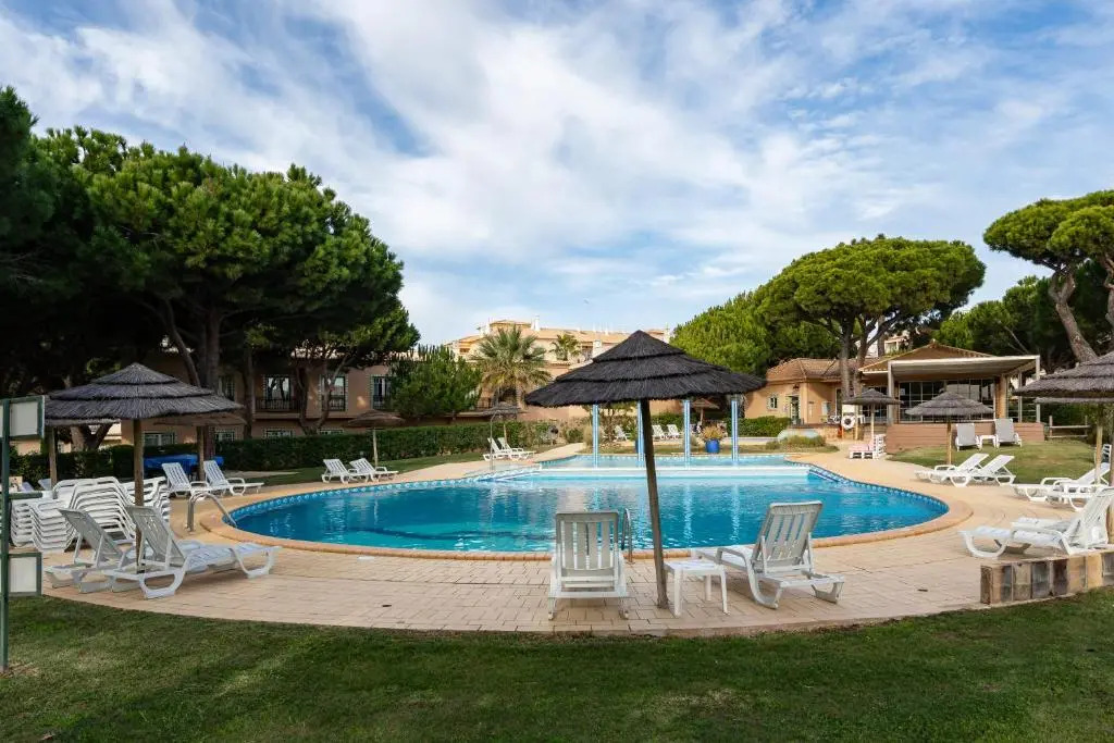Pedra dos Bicos - Apartamento para 4 com acesso privilegiado à praia