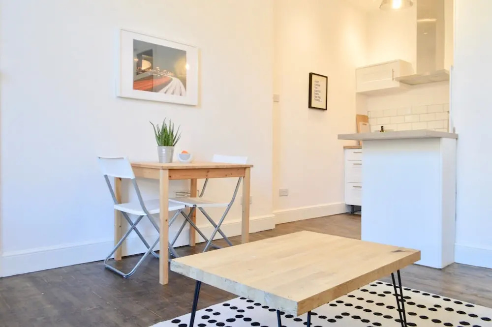 Bright Flat Near City Centre