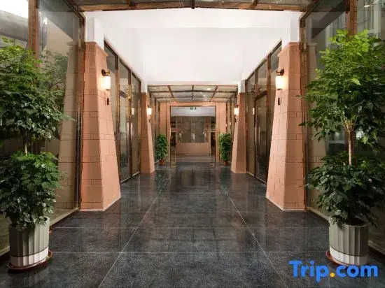 Taixing Renjoy Hotel