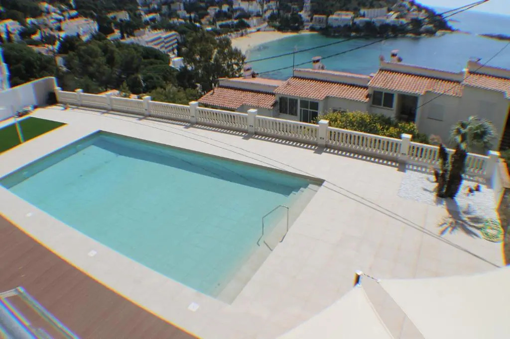 Agi Rodas Apartments
