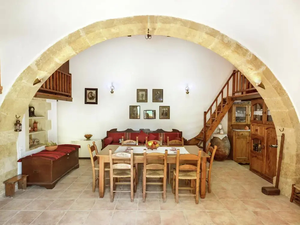 Villa in Crete with Vineyard Experience