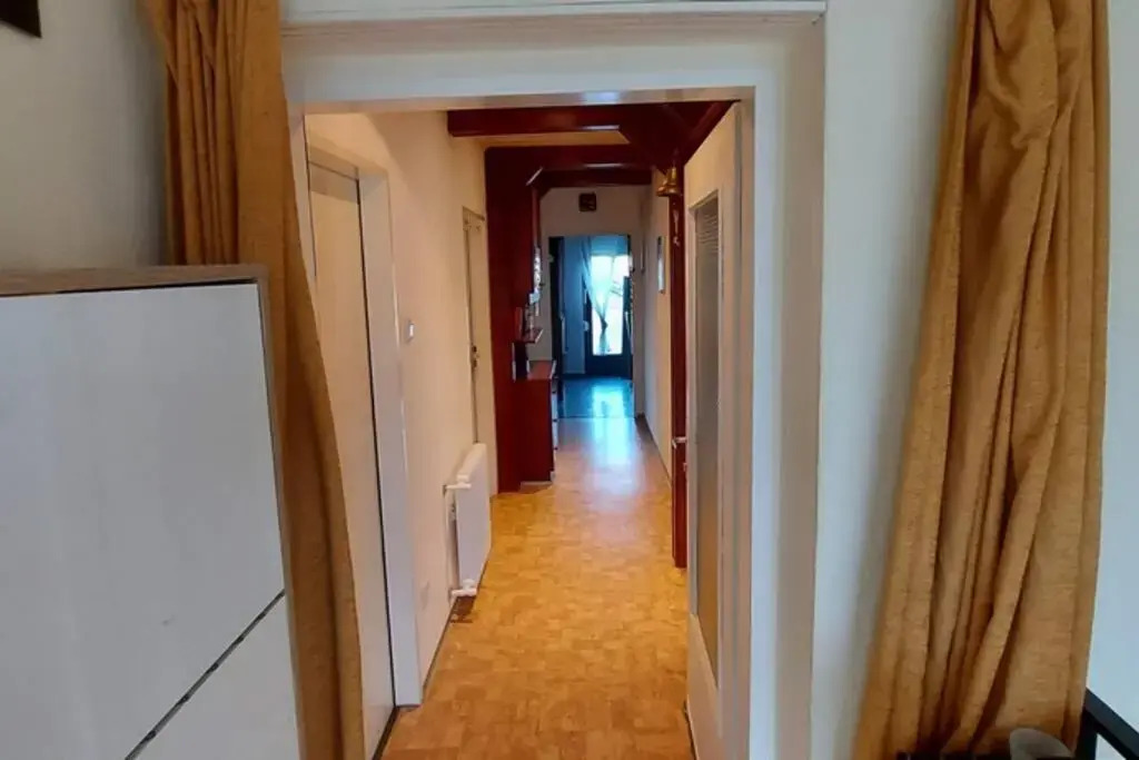 Quiet apartment close to town