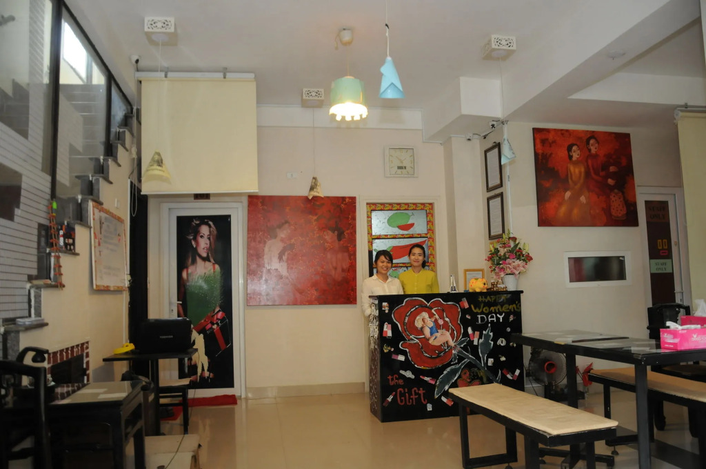 Hue Nino Hotel