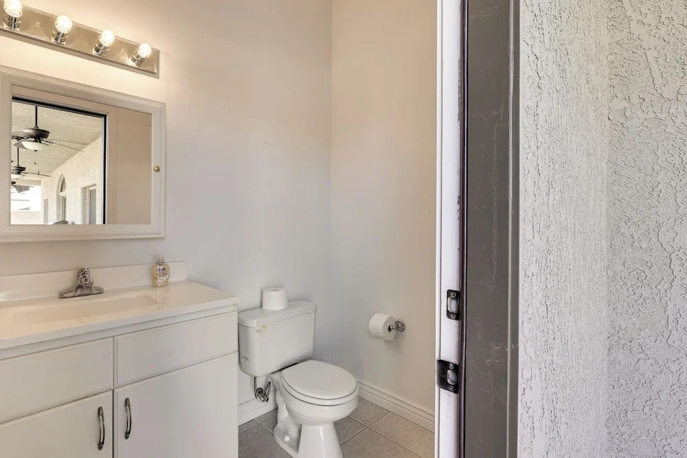Lake Havasu City Escape w/ Pool, Patio & Grill!