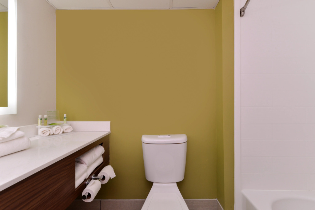 Holiday Inn Express & Suites Raleigh NE - Medical Ctr Area by IHG