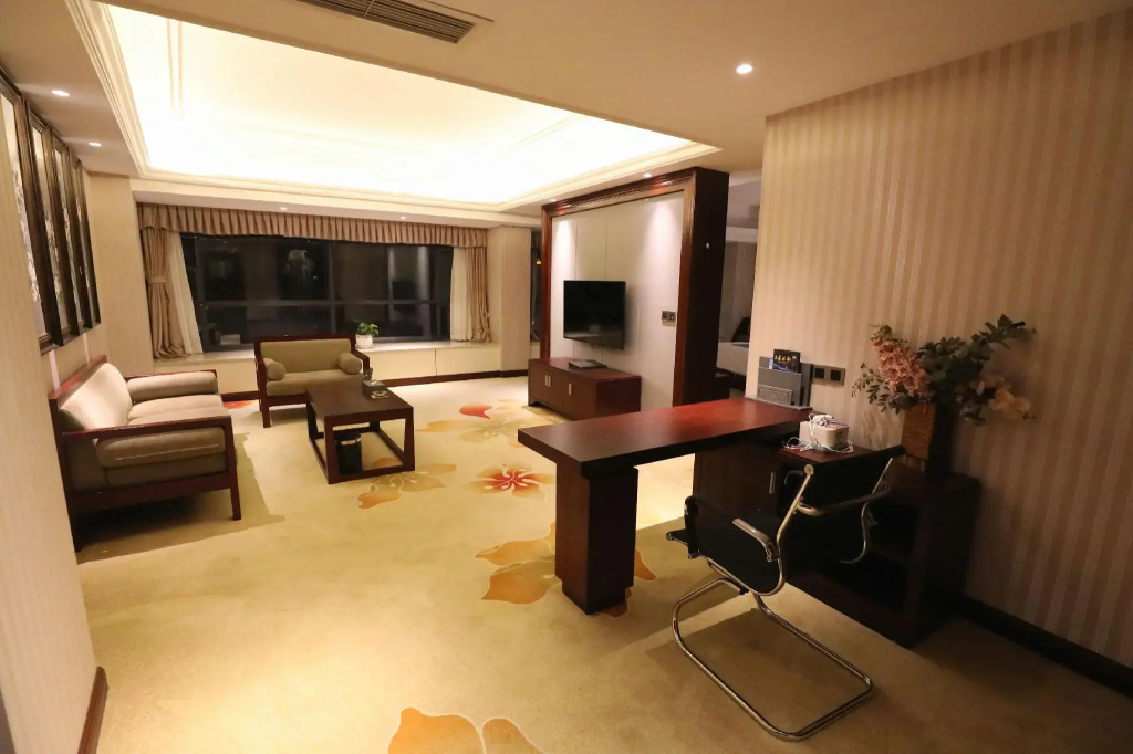 Yuhe Hotel