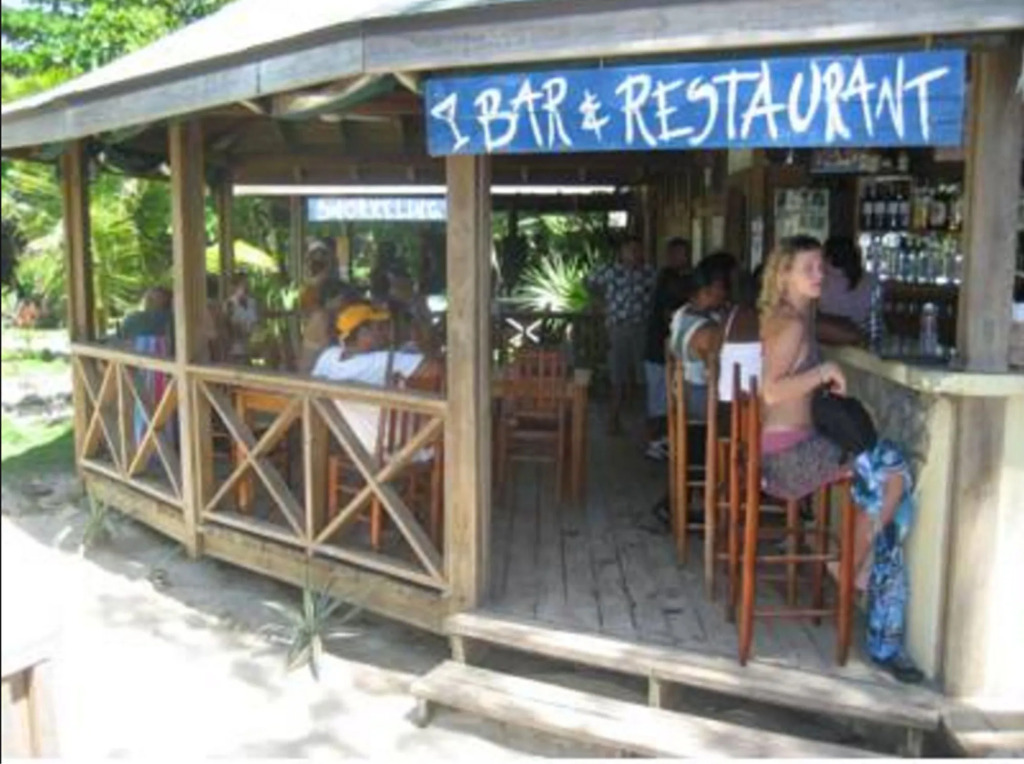 Las Rocas Resort and Dive Center