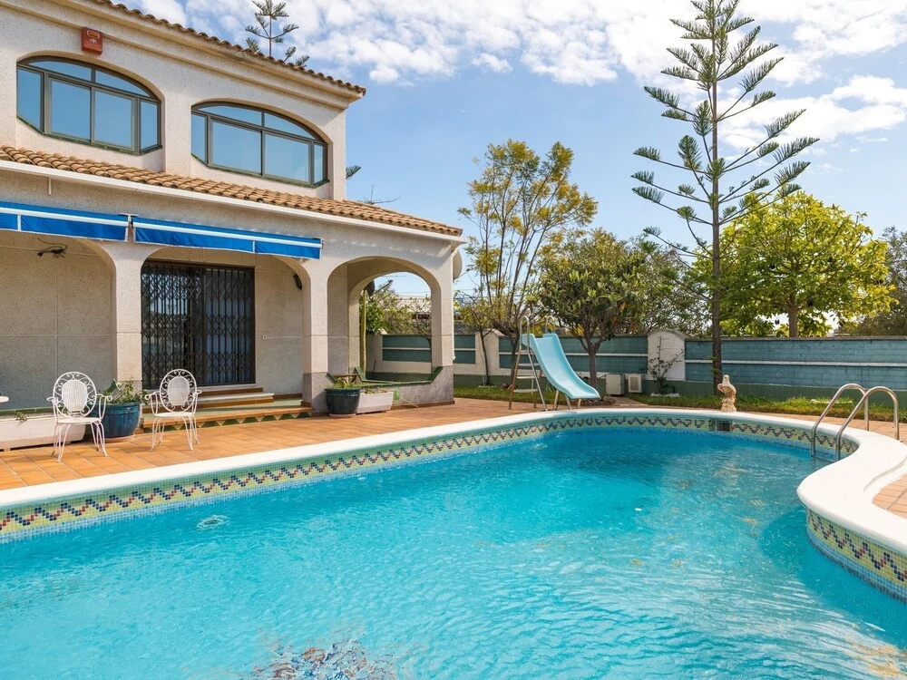 Exotic Villa in Coma-ruga with Private Swimming Pool
