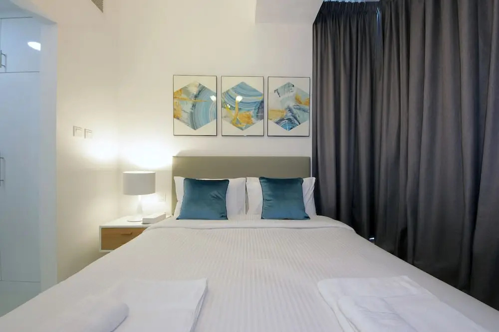 1 Bedroom Apartment in Continental Tower