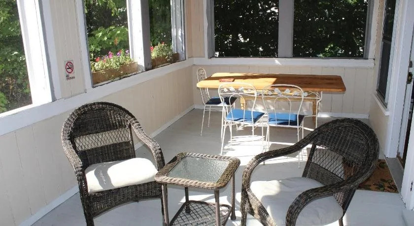 CoHo: Conway Hostel