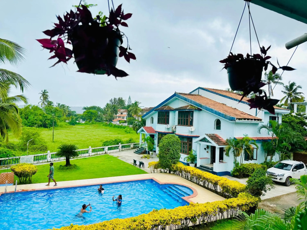 GR STAYS Beautiful 2bhk Apartment In Arpora 5 mins to Baga