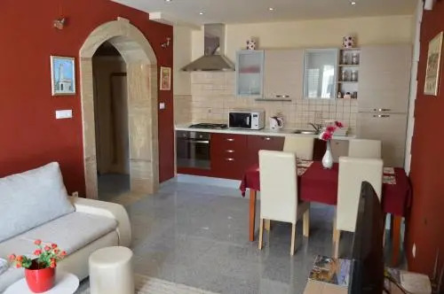 Apartments and Rooms Tino