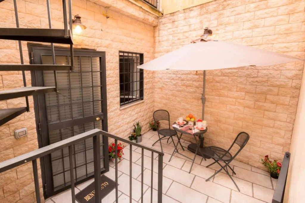 Leonina 75 Holidays