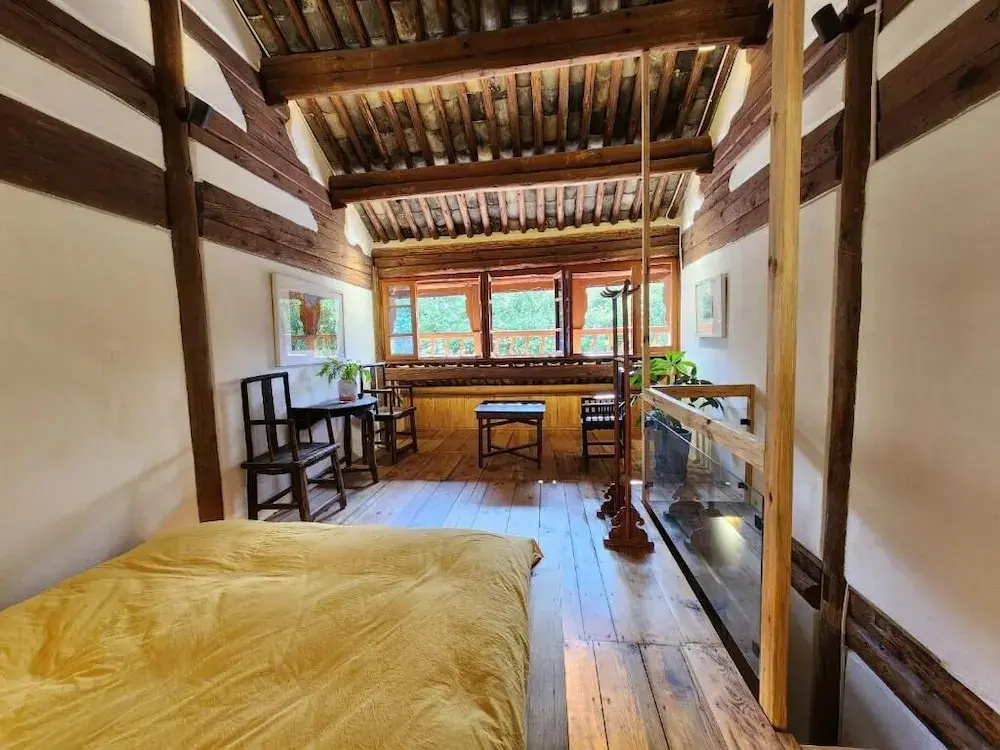 Secret Moon Guesthouse