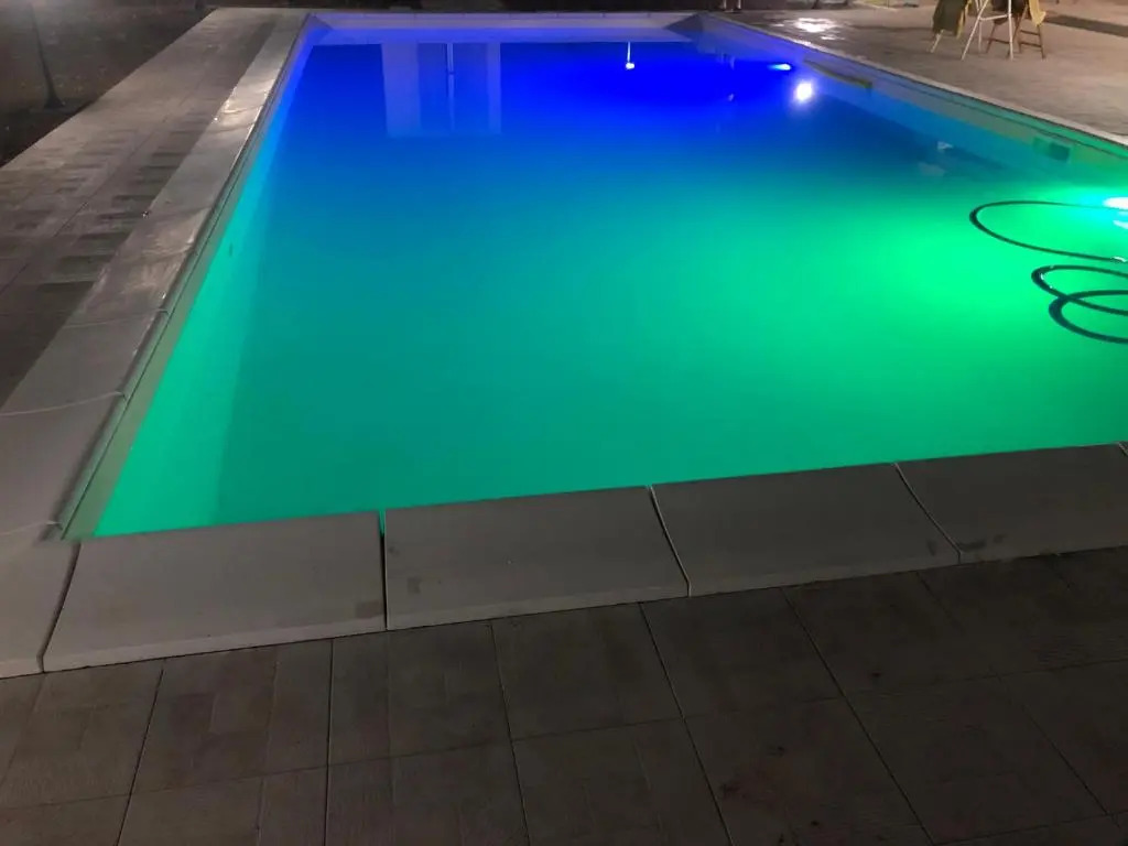 Villa Nunzia con piscina, sauna e idromassaggio.