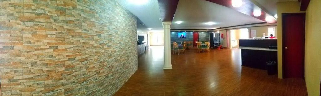 Red Roof Inn & Suites Houston - Hobby Airport