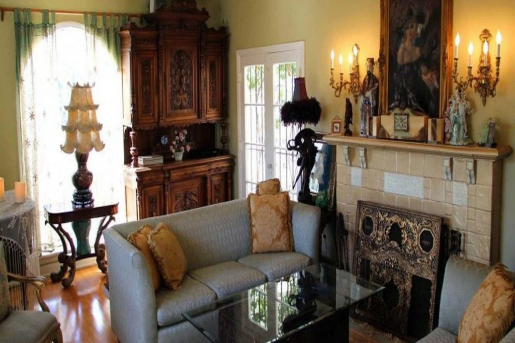 Cinema Suites Bed & Breakfast