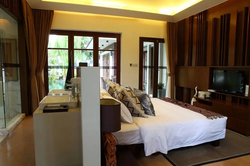 Hui Zhou Hou Niao Shui Rong Zhuang Villa