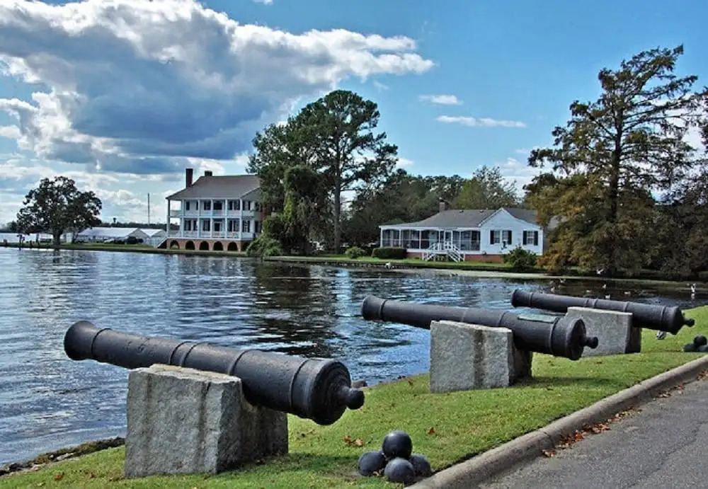 The Edenton Collection - Captain’s Quarters Inn