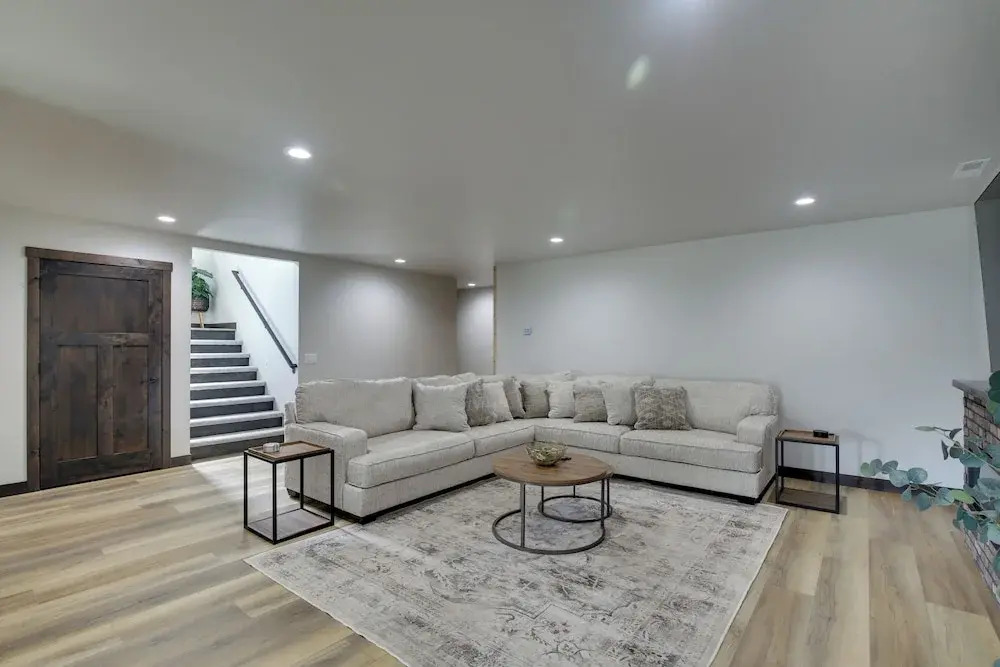 Luxurious Lead Vacation Rental w/ Private Hot Tub!