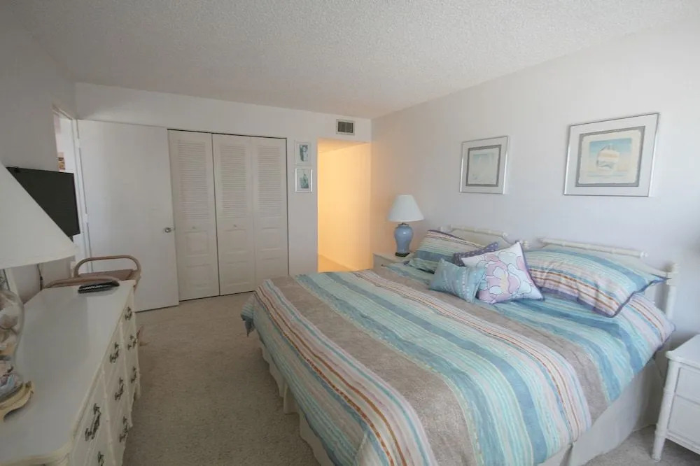 Strandview #304