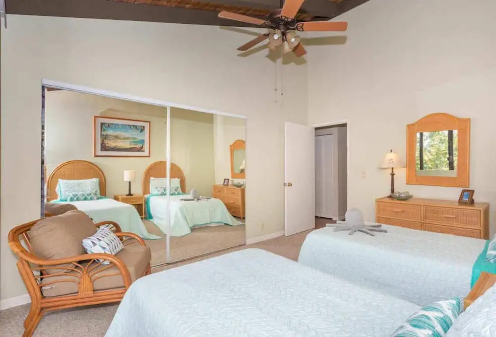 Surf & Racquet Club #6-303