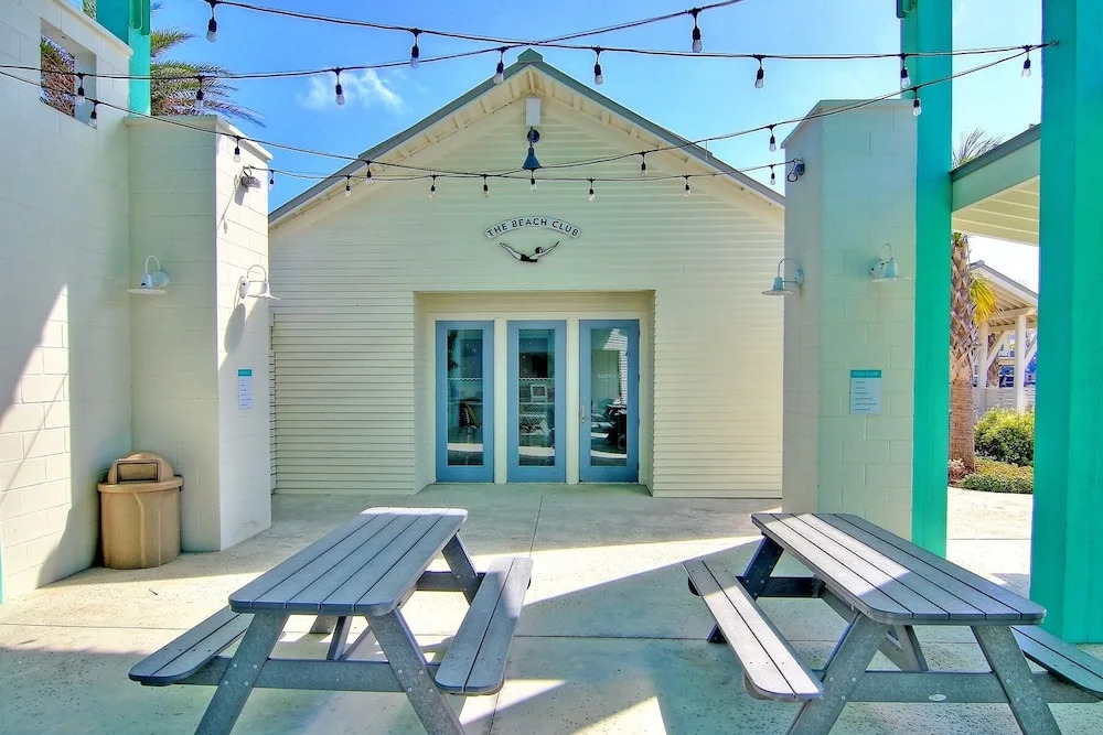 700 Sunrise Ave 4 Bedroom Home